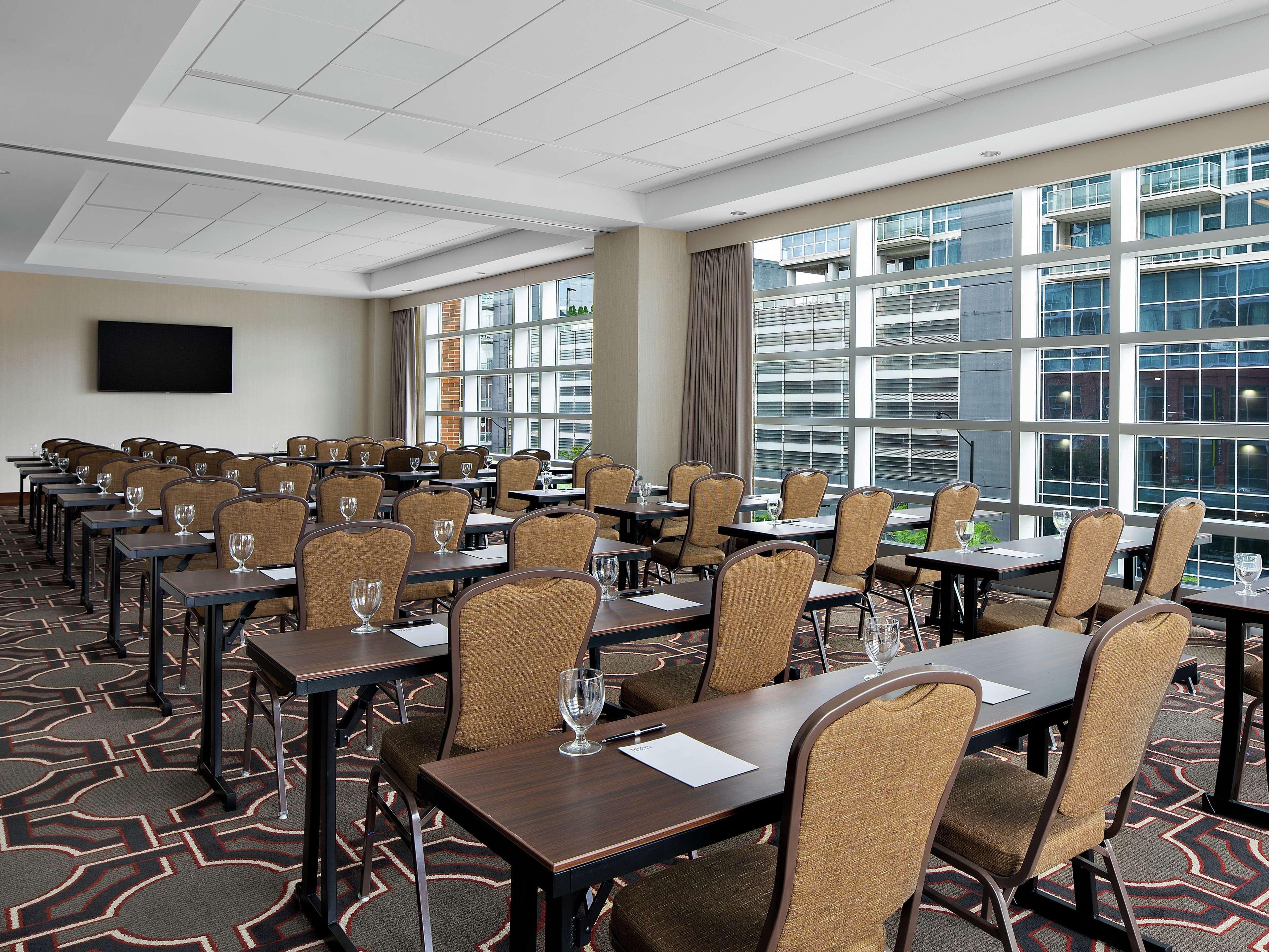 Home2 Suites By Hilton Chicago Mccormick Place Экстерьер фото